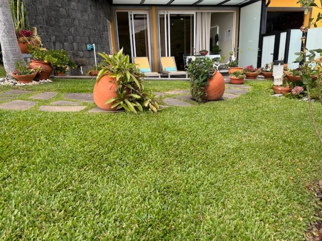 Zeza'S Garden Villa Calheta  Buitenkant foto