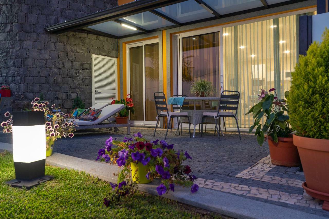 Zeza'S Garden Villa Calheta  Buitenkant foto